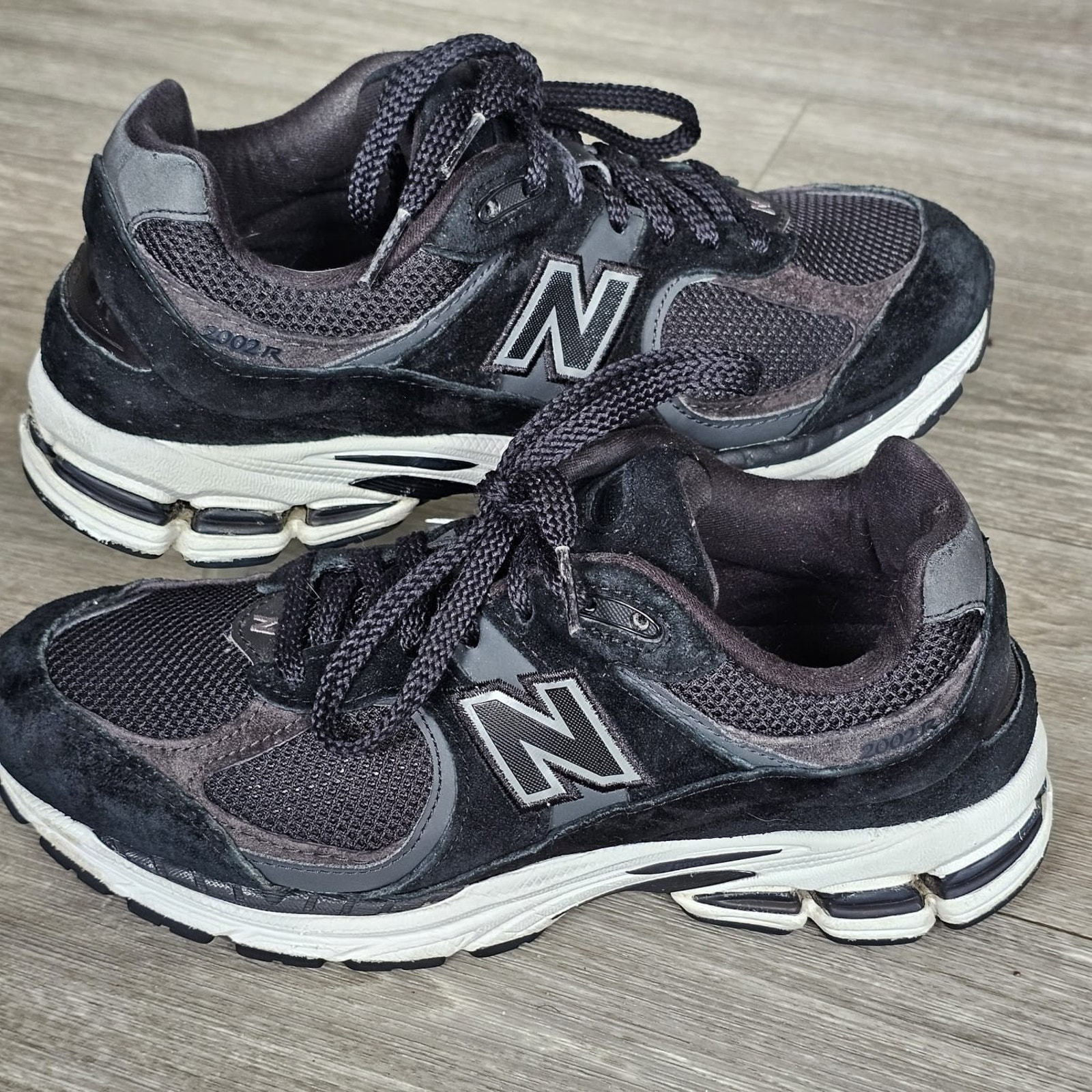 B11 Size 6.5 Mens - New Balance 2002r Black Gunmetal